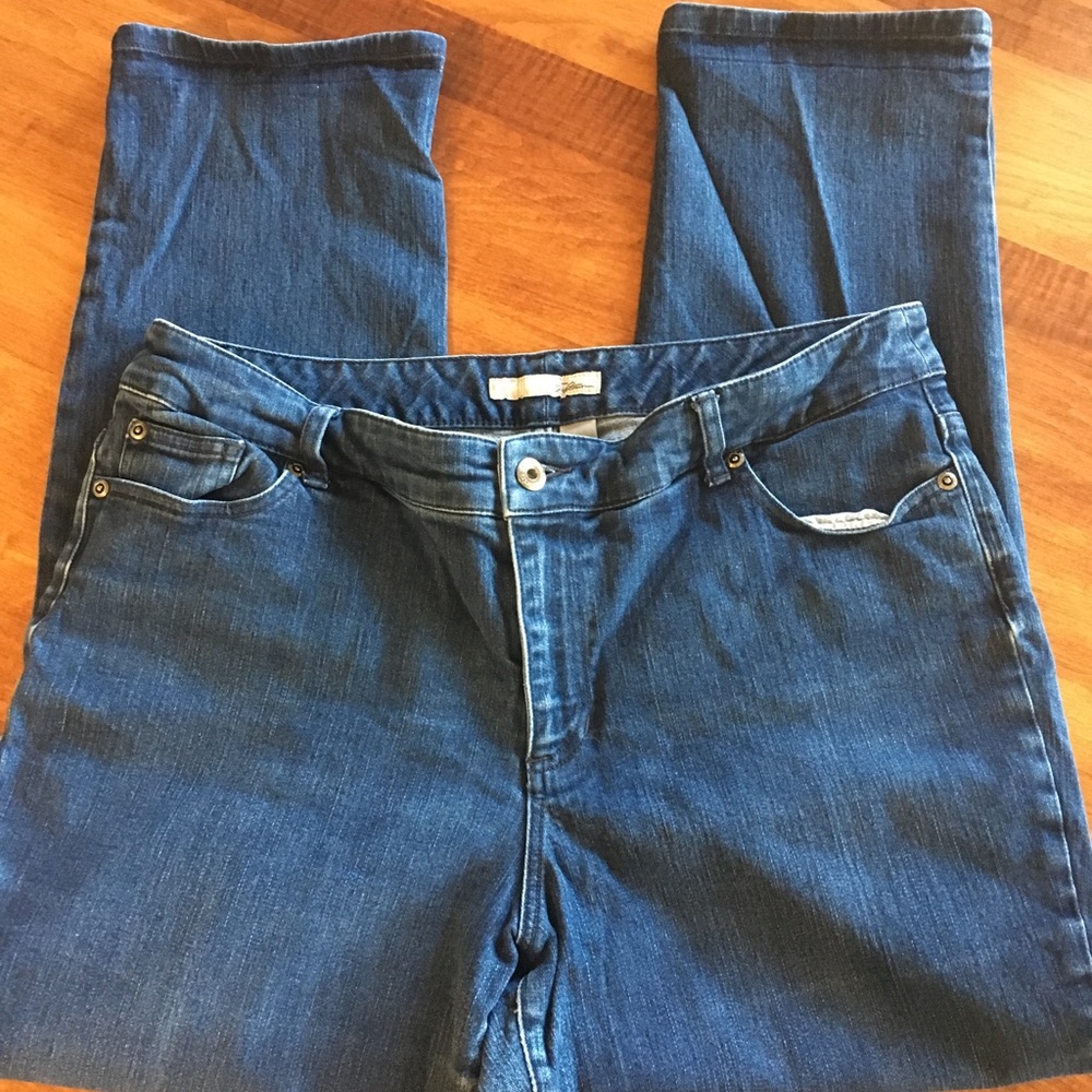 Chico’s size 3 SHORT medium wash jeans